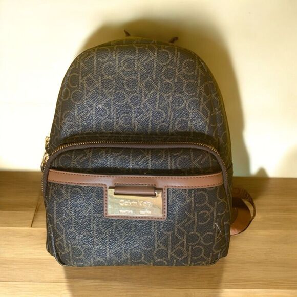 NWT CALVIN KLEIN MONOGRAM SMALL KEY ITEM BACKPACK main image 4